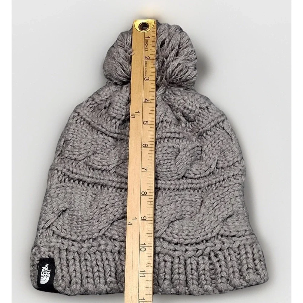 The North Face Gray Cable Knit Pom Beanie Hat CLN6 One‎ Size Mens Womens